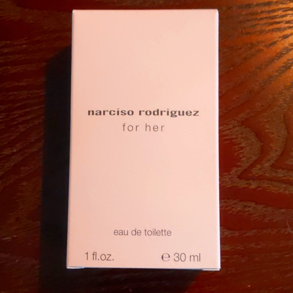 Narisco Rodriguez for her 1 fl. oz. perfume fragrance